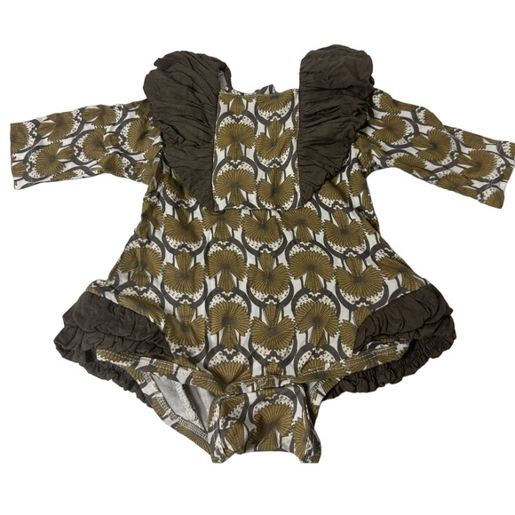 NWT Kate Quin Infant Baby Ruffle Details Long Sleeve Bodysuit Size 0-3 Months